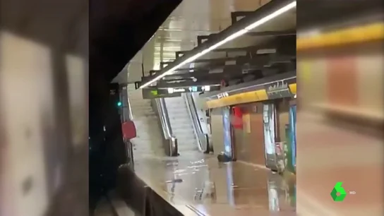 Las lluvias torrenciales se ceban con Barcelona y colapsan la ciudad Las lluvias torrenciales se ceban con Barcelona y colapsan la ciudad