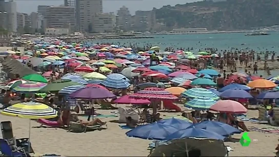 Playa de Calpe abarrotada Playa de Calpe abarrotada