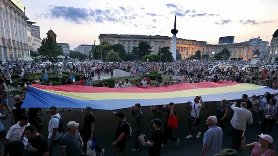 Concentración en Rumanía contra el secuestro, violación y asesinato de una menor Concentración en Rumanía contra el secuestro, violación y asesinato de una menor