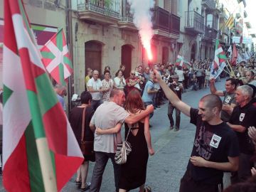 El preso de ETA Xabier Ugarte a su llegada a la localidad guipuzcoana de Oñate. Xabier Ugarte Villar El preso de ETA Xabier Ugarte a su llegada a la localidad guipuzcoana de Oñate. Xabier Ugarte Villar