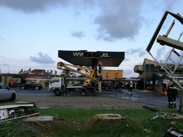 Gasolinera en la que se resguardó la joven antes de morir por un tornado en Italia Gasolinera en la que se resguardó la joven antes de morir por un tornado en Italia