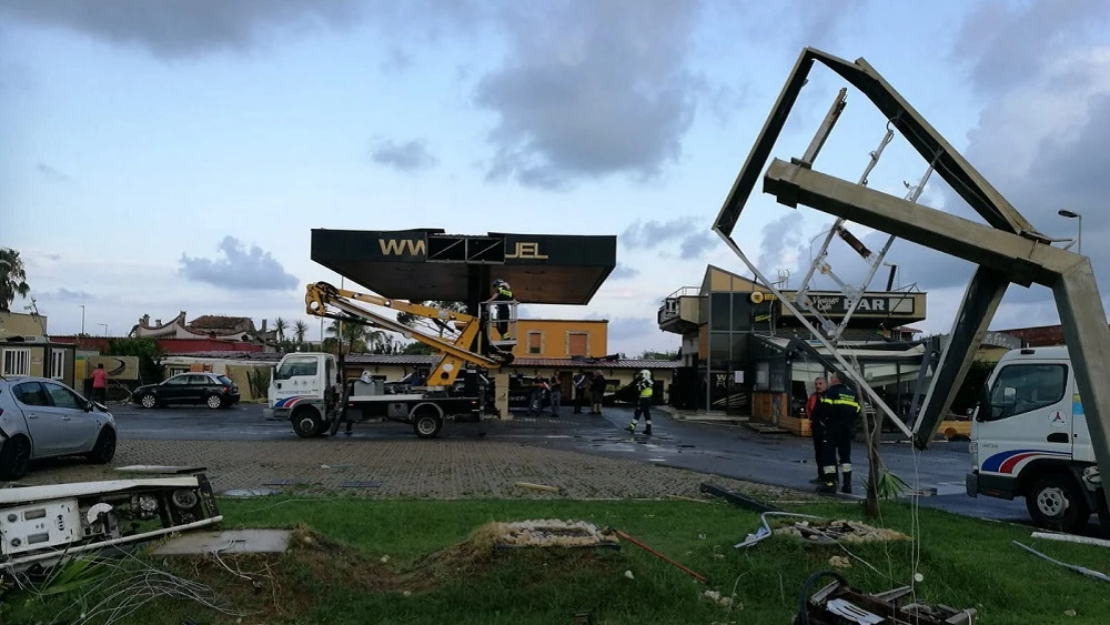 Gasolinera en la que se resguardó la joven antes de morir por un tornado en Italia.