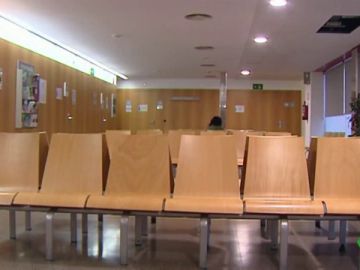 Sala de espera vacía de un centro de salud en Galicia Sala de espera vacía de un centro de salud en Galicia