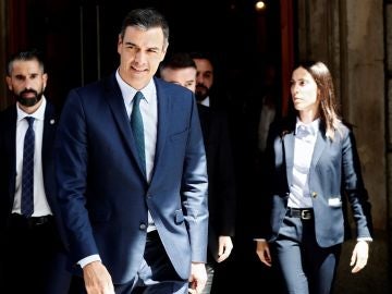 Pedro Sánchez saliendo del Congreso Pedro Sánchez saliendo del Congreso