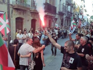 A3 Noticias de la Mañana (29-07-19) El Gobierno llevará ante la Fiscalía los homenajes a los etarras Baldo y Ugarte A3 Noticias de la Mañana (29-07-19) El Gobierno llevará ante la Fiscalía los homenajes a los etarras Baldo y Ugarte