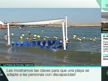 Una playa accesible a personas con discapacidad Una playa accesible a personas con discapacidad