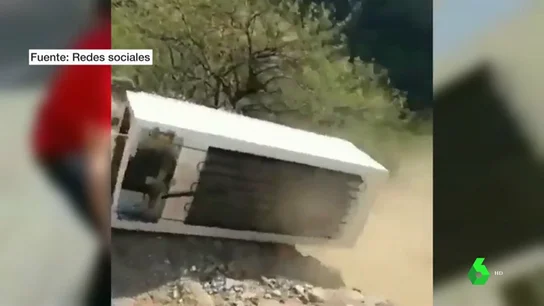 Hasta 45.000 euros: así es la multa que le podría caer al hombre que tiró una nevera al monte Hasta 45.000 euros: así es la multa que le podría caer al hombre que tiró una nevera al monte