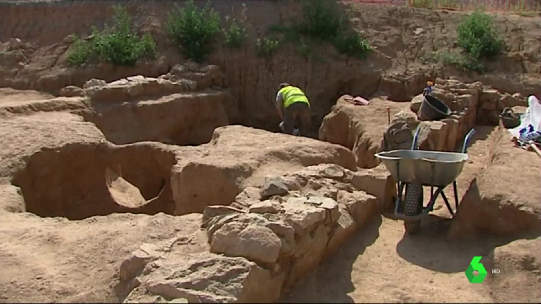 Encuentran restos de una villa romana vitivinícola en Badalona