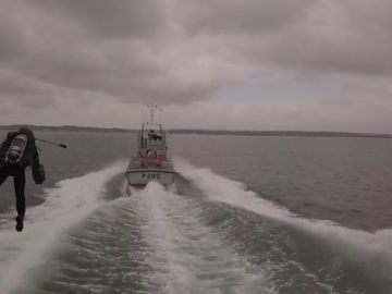 El 'Iron Man' británico que sobrevuela el canal de la Mancha con la ayuda de la Marina Real Británica El 'Iron Man' británico que sobrevuela el canal de la Mancha con la ayuda de la Marina Real Británica