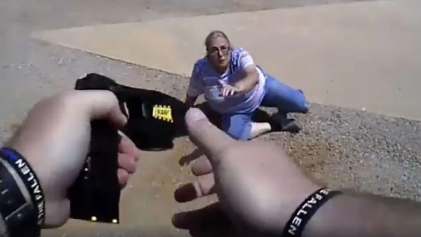 Un policía en Oklahoma dispara a una mujer de 65 años con un taser Un policía en Oklahoma dispara a una mujer de 65 años con un taser