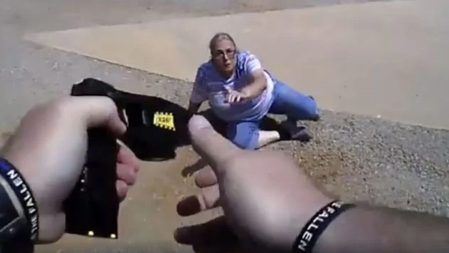 Un policía en Oklahoma dispara a una mujer de 65 años con un taser