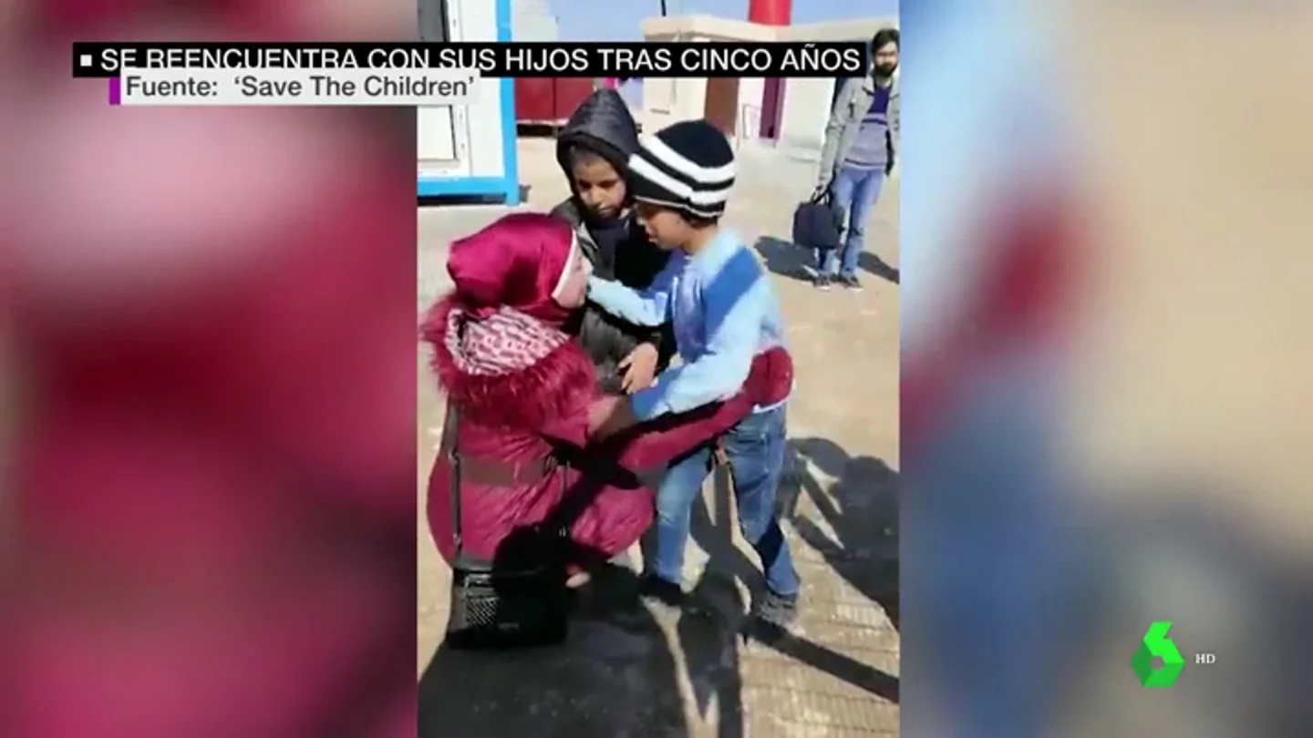 El reencuentro entre una madre siria y sus hijos tras cinco años: su padre los raptó y los llevó a territorio de ISIS El reencuentro entre una madre siria y sus hijos tras cinco años: su padre los raptó y los llevó a territorio de ISIS