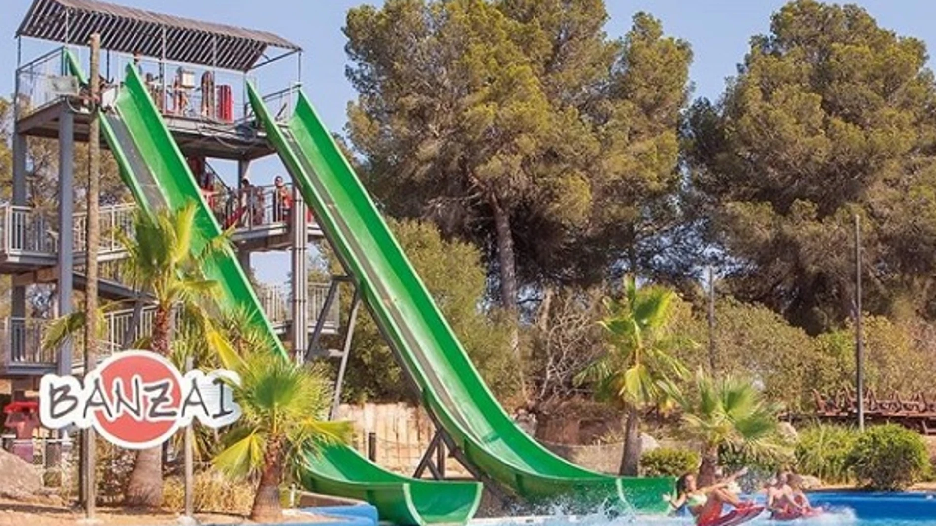 Atracción 'Banzai' del parque acuático Aqualand, en Mallorca.