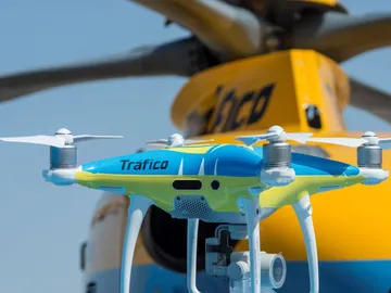 Noticias de la mañana (01-08-19) Los drones de la DGT empiezan a multar este jueves en plena operación salida de agosto Noticias de la mañana (01-08-19) Los drones de la DGT empiezan a multar este jueves en plena operación salida de agosto