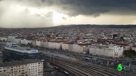 El nubarrón que generó una fuerte lluvia en Viena. El nubarrón que generó una fuerte lluvia en Viena.