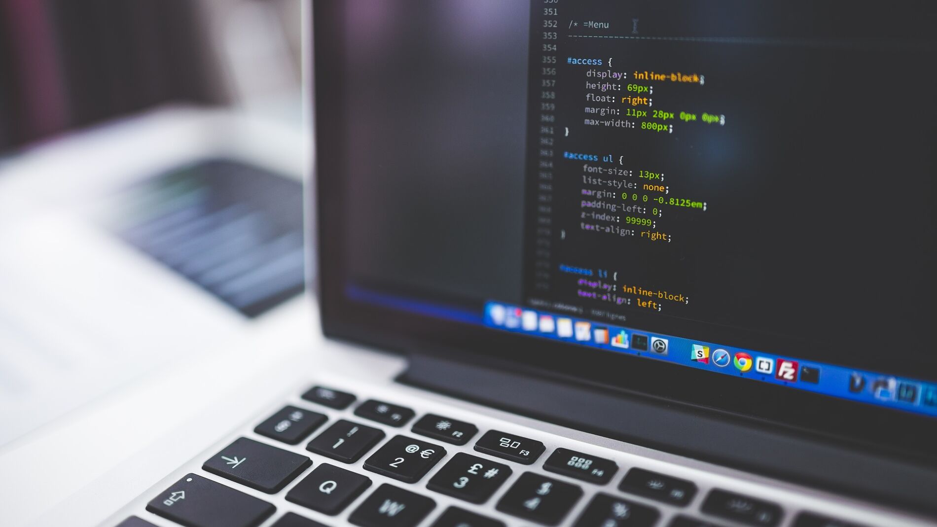 Ordenador con códigos html