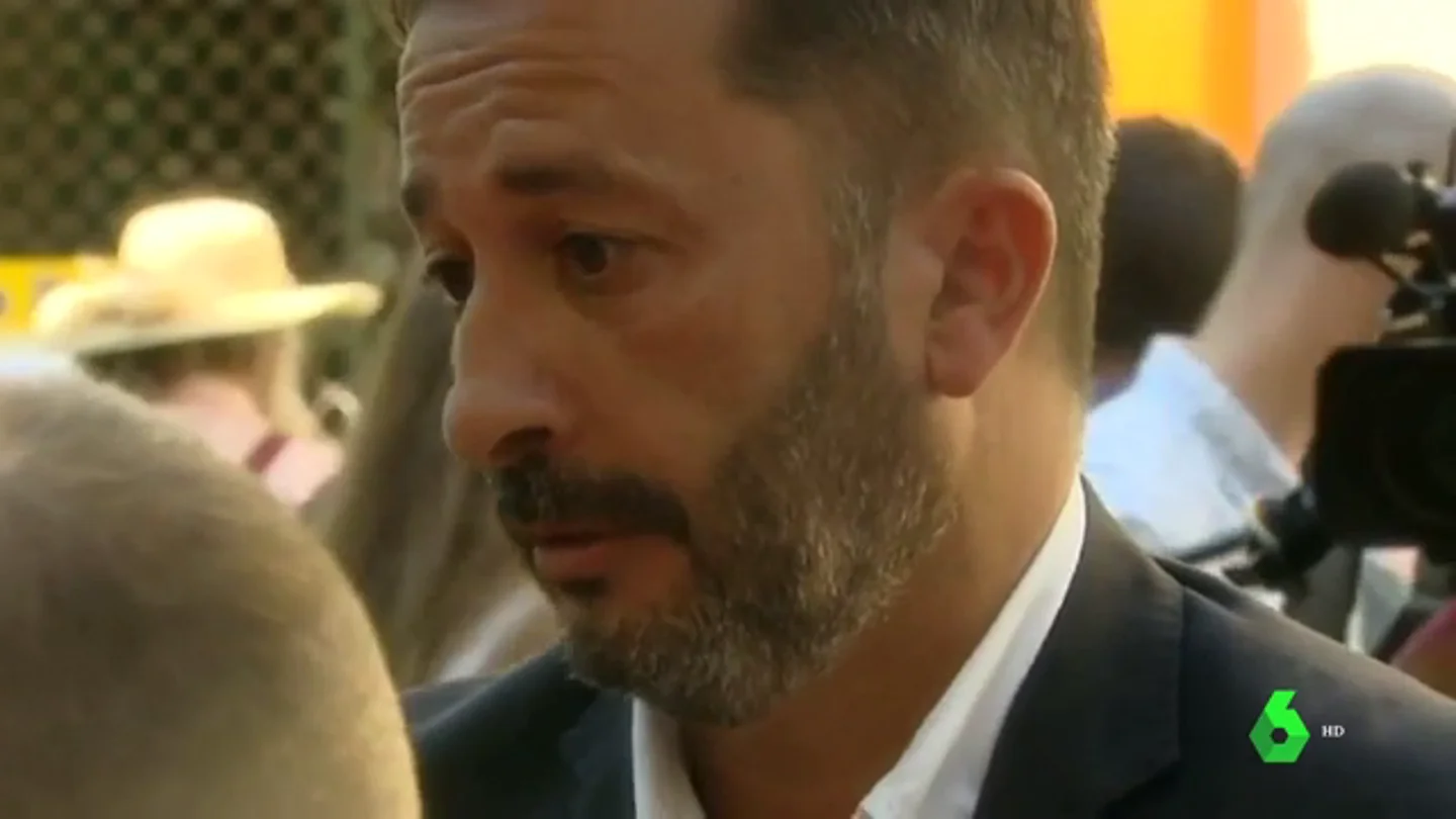 La joven que sufrió una violación múltiple en Blanes pidió auxilio al alcalde: "Estaba asustada y llorando" La joven que sufrió una violación múltiple en Blanes pidió auxilio al alcalde: "Estaba asustada y llorando"