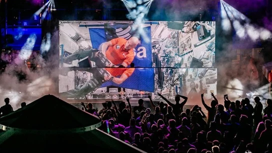 Imagen de la sesión desde el crucero. Imagen de la sesión desde el crucero.