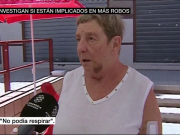 Habla la víctima del violento robo en Santa Pola: "Me pusieron un cuchillo en el cuello y me preguntaron por el dinero" Habla la víctima del violento robo en Santa Pola: "Me pusieron un cuchillo en el cuello y me preguntaron por el dinero"
