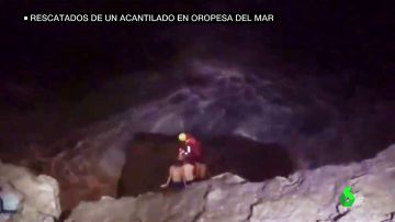Rescatan a tres menores que quedaron atrapados en un peligroso acantilado de Castellón