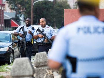 Agentes de Policía en el lugar del tiroteo en Filadelfia Agentes de Policía en el lugar del tiroteo en Filadelfia
