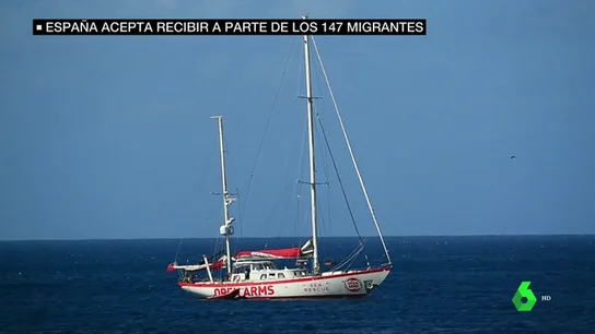 El Open Arms ya fondea en aguas italianas a la espera de entrar en un puerto El Open Arms ya fondea en aguas italianas a la espera de entrar en un puerto