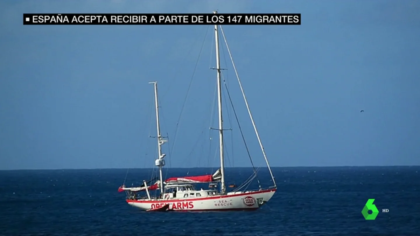 El Open Arms ya fondea en aguas italianas a la espera de entrar en un puerto El Open Arms ya fondea en aguas italianas a la espera de entrar en un puerto