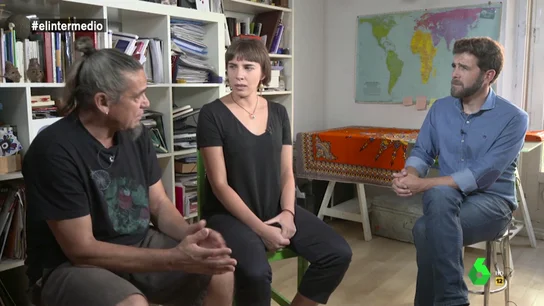 Así chantajearon a dos jóvenes para echarles de un piso alquilado: "Nos devolvían los recibos" Así chantajearon a dos jóvenes para echarles de un piso alquilado: "Nos devolvían los recibos para hacer un desahucio exprés"