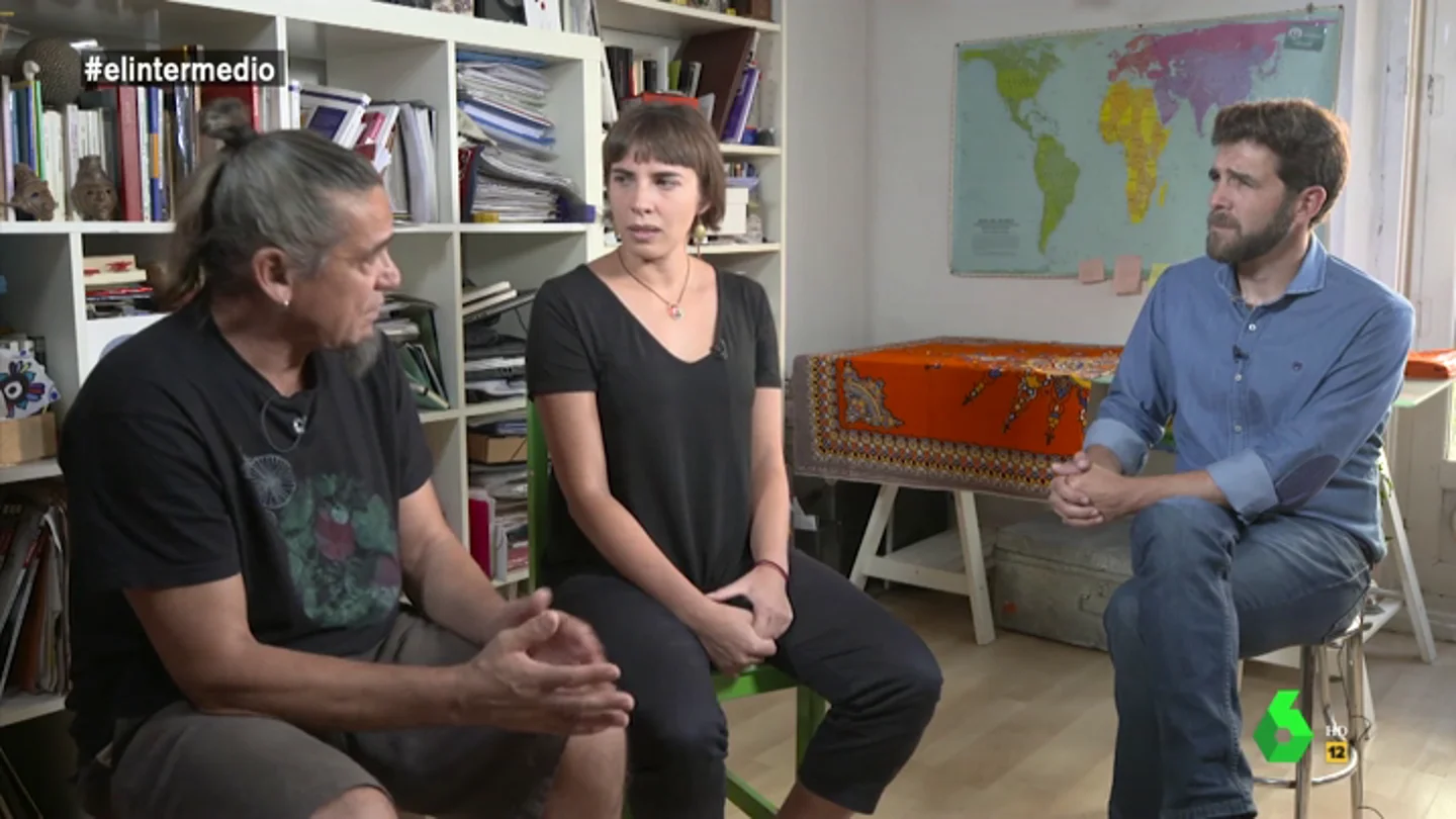 Así chantajearon a dos jóvenes para echarles de un piso alquilado: "Nos devolvían los recibos" Así chantajearon a dos jóvenes para echarles de un piso alquilado: "Nos devolvían los recibos para hacer un desahucio exprés"
