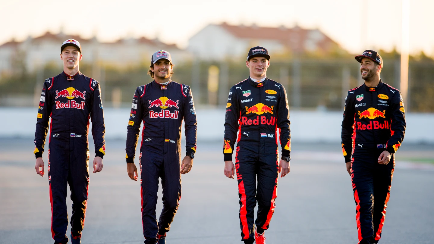 Kvyat, Sainz, Verstappen y Ricciardo Kvyat, Sainz, Verstappen y Ricciardo