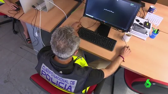 Así lucha la Policía contra el ciberyihadismo para evitar atentados y la radicalización de jóvenes Así lucha la Policía contra el ciberyihadismo para evitar atentados y la radicalización de jóvenes