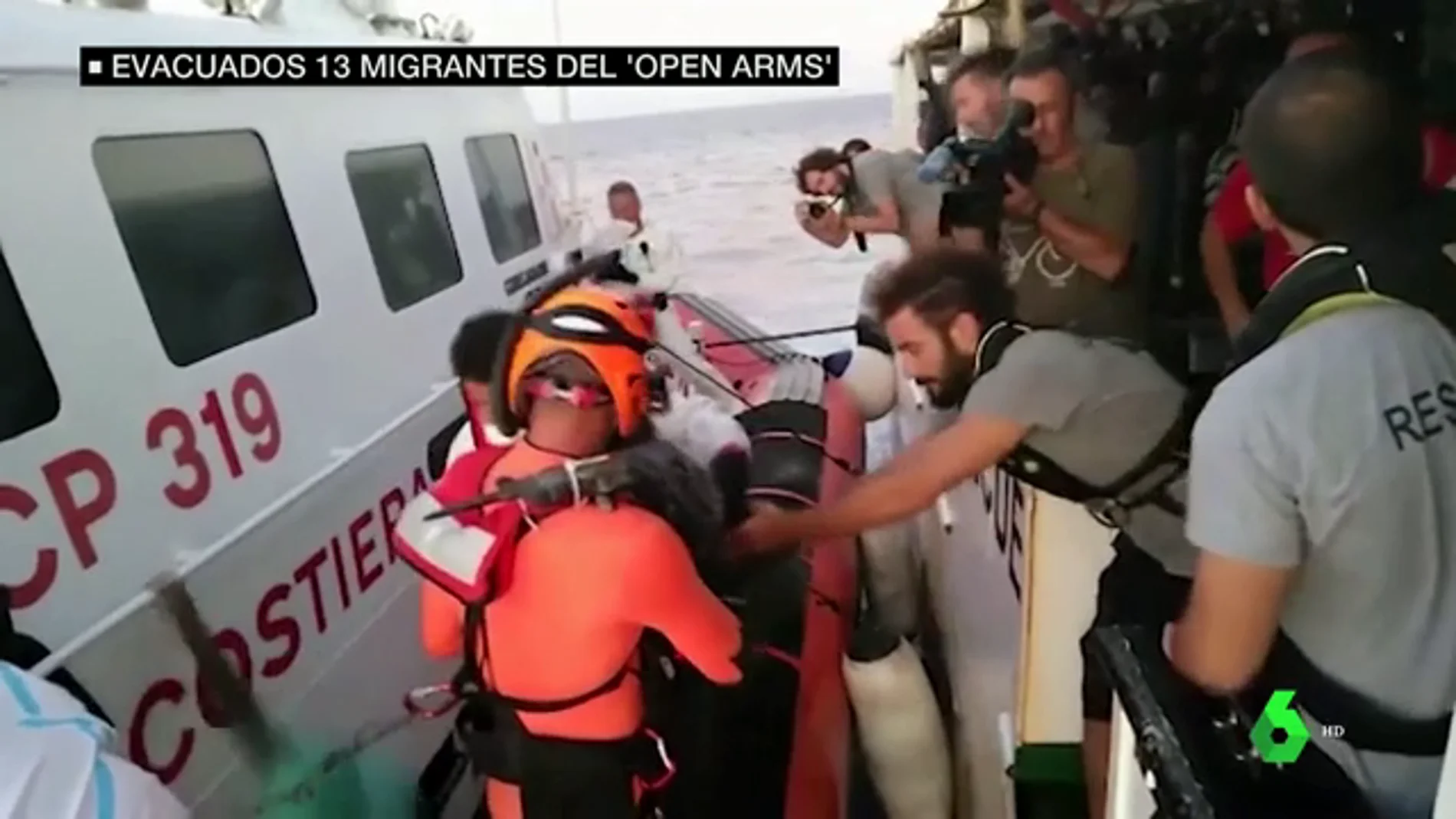 Los datos de la agonía a bordo del Open Arms: 134 migrantes a bordo y seis evacuaciones de emergencia