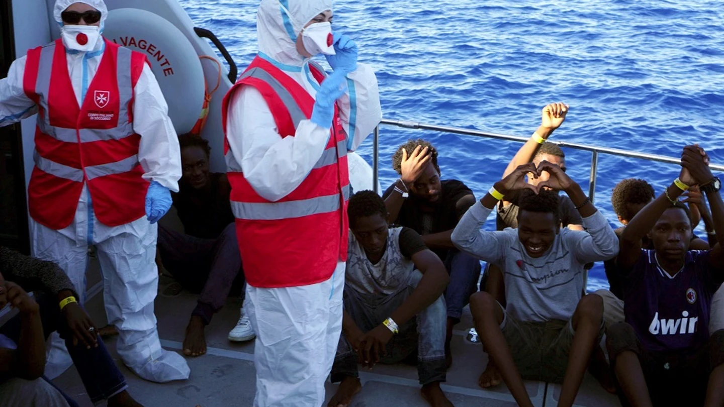 Imagen de los menores a los que se ha permitido desembarcar en Lampedusa Imagen de los menores a los que se ha permitido desembarcar en Lampedusa