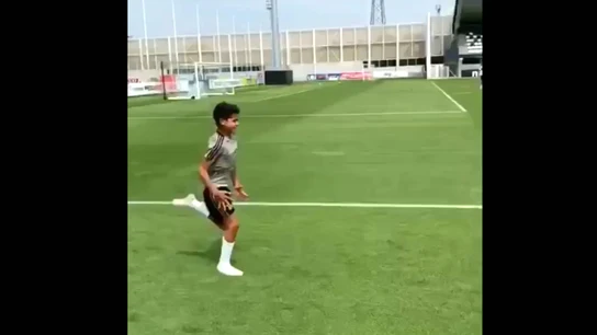 Cristiano Jr, entrenándose con la Juventus Cristiano Jr, entrenándose con la Juventus