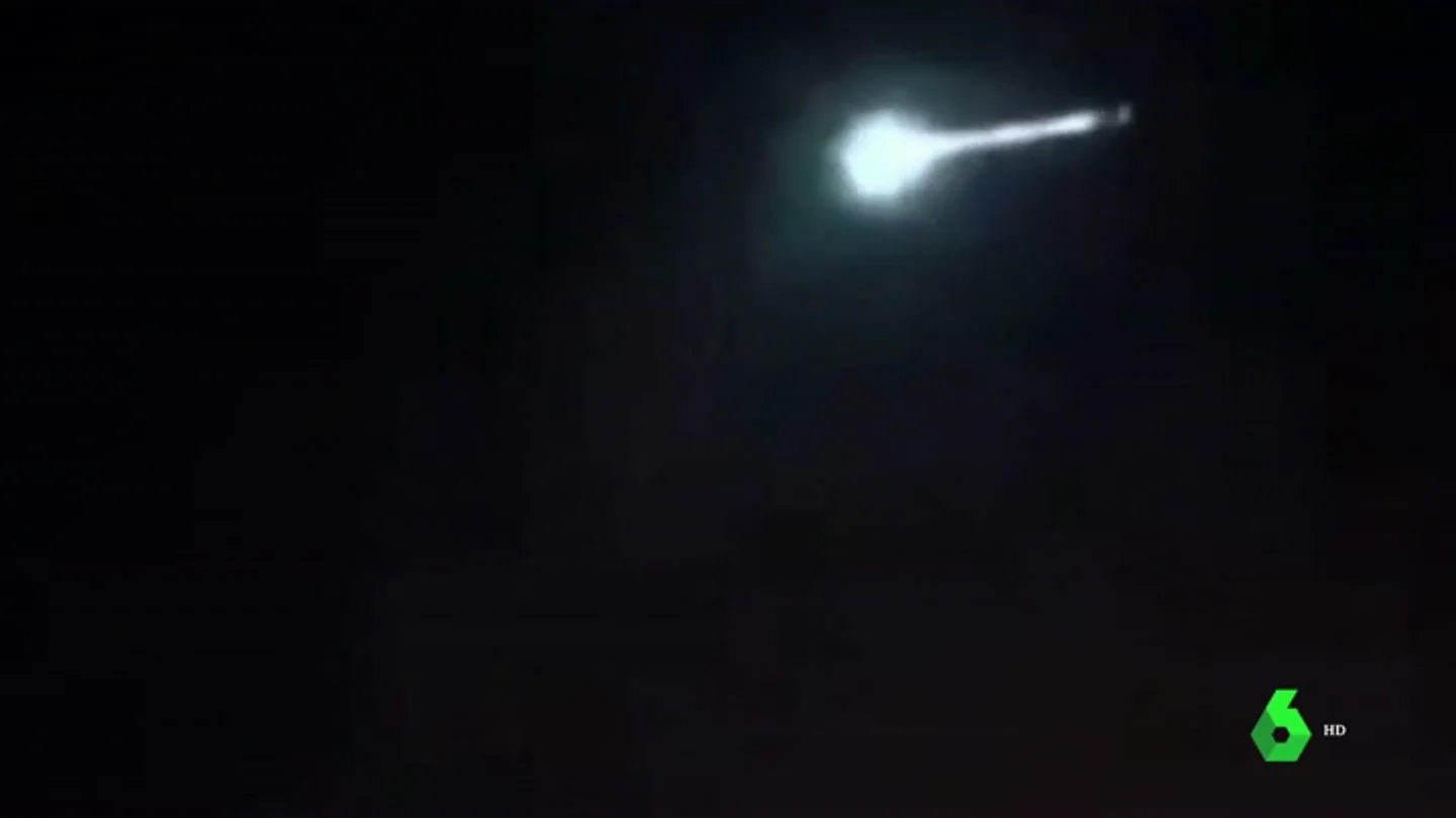 Avistan una gran bola de fuego en varios puntos del litoral catalán Avistan una gran bola de fuego en varios puntos del litoral catalán