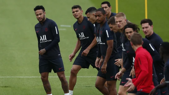 Neymar se entrena con el PSG Neymar se entrena con el PSG