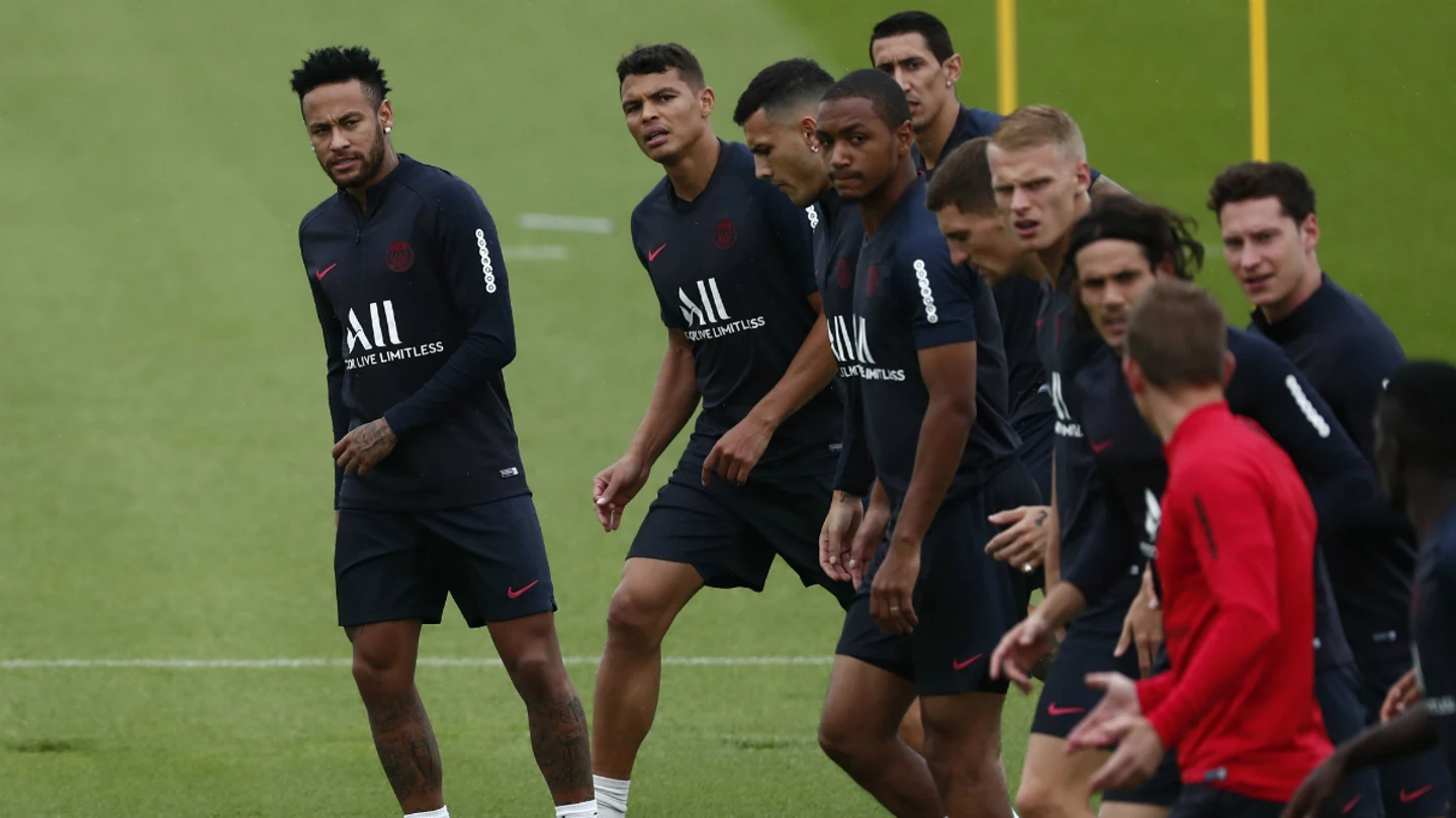 Neymar se entrena con el PSG Neymar se entrena con el PSG