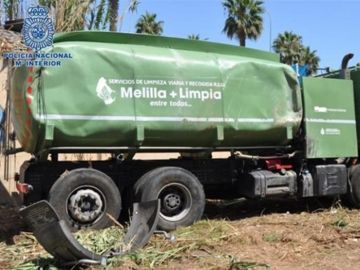 Camión cisterna accidentado en Melilla Camión cisterna accidentado en Melilla