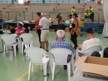 Varias personas desalojadas por el incendio de Gran Canaria en el polideportivo mucipal de Agaete Varias personas desalojadas por el incendio de Gran Canaria en el polideportivo mucipal de Agaete