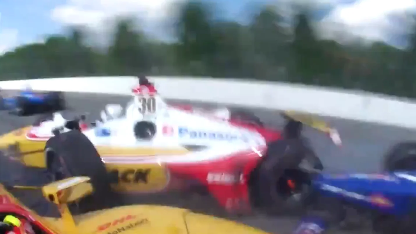 Terrible accidente en la IndyCar