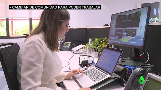 Una mujer en su puesto de trabajo. Una mujer en su puesto de trabajo.