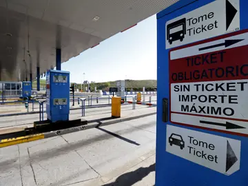 Vista de un peaje en España (archivo) Vista de un peaje en España (archivo)