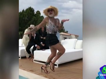 Paula Prendes flipa con el cuerpo de Gianluca Vacchi en el vídeo 'de su transformación' Paula Prendes flipa con el cuerpo de Gianluca Vacchi en el vídeo 'de su transformación'
