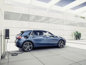 Mercedes A250e / B250e Mercedes A250e / B250e