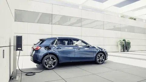 Mercedes A250e / B250e Mercedes A250e / B250e