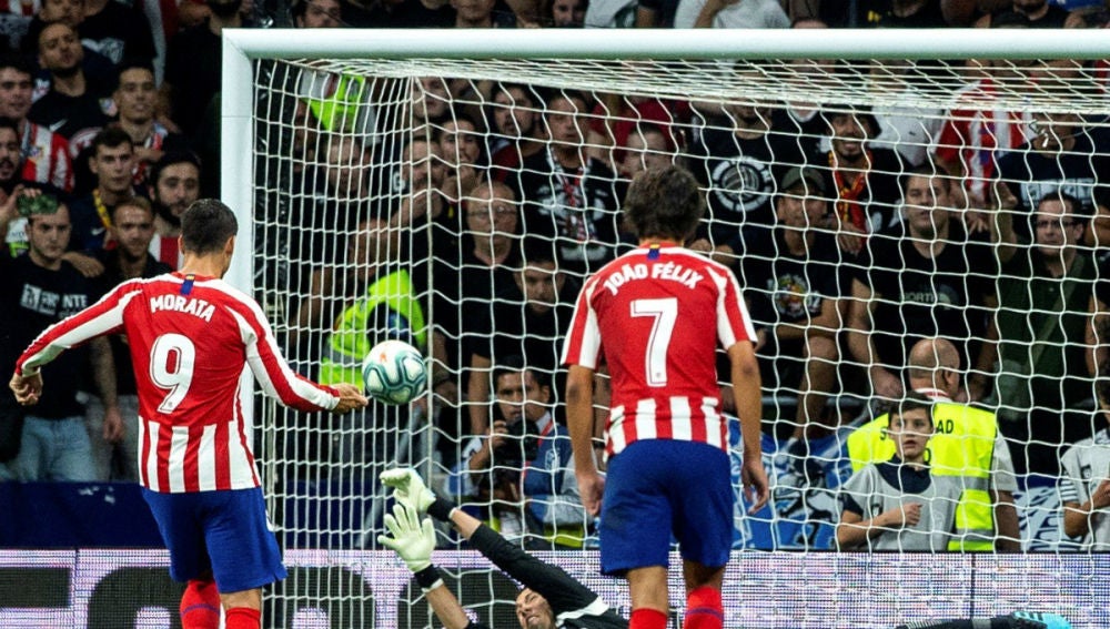 Morata bate a David Soria