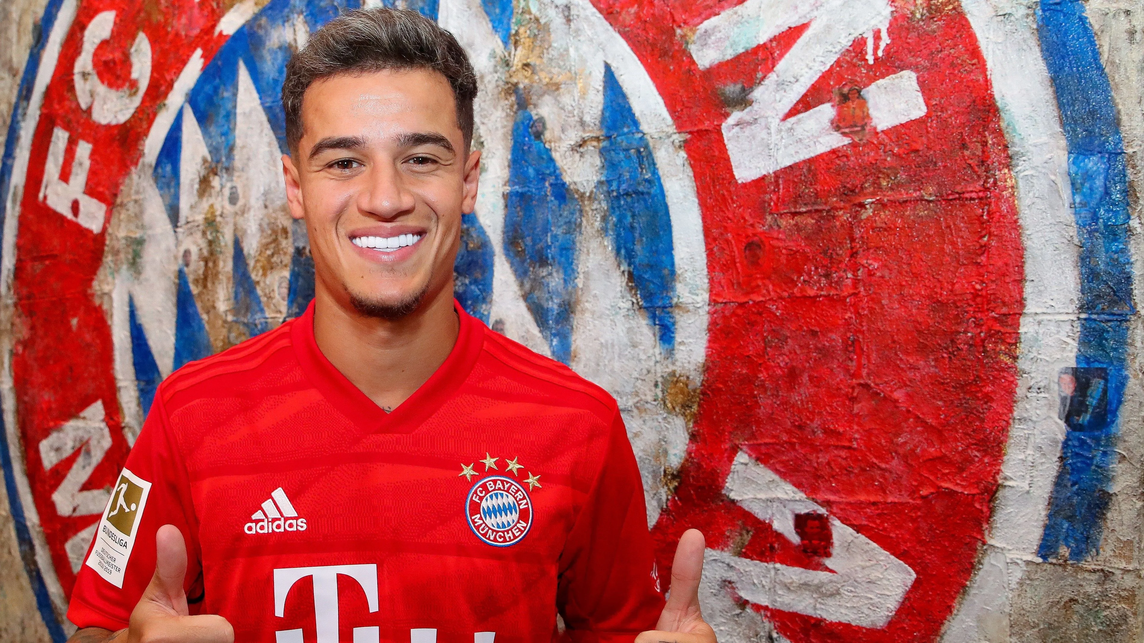 Coutinho posa con la camiseta del Bayern