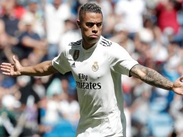 Mariano Díaz celebra un gol con el Real Madrid Mariano Díaz celebra un gol con el Real Madrid