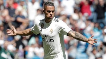 Mariano Díaz celebra un gol con el Real Madrid