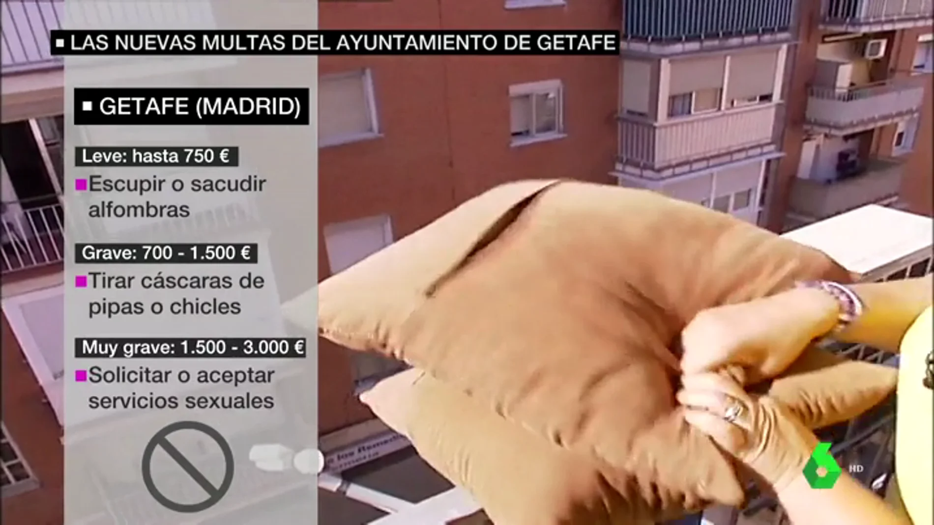 Getafe aprueba multas de más de 700 euros por sacudir un mantel por la ventana